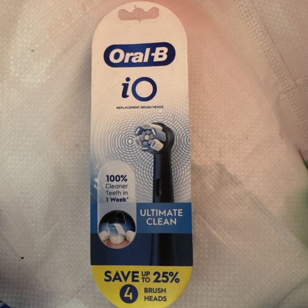 New Oral-B iO Ultimate Clean Replacement Brush Head - Black (4 Pack)